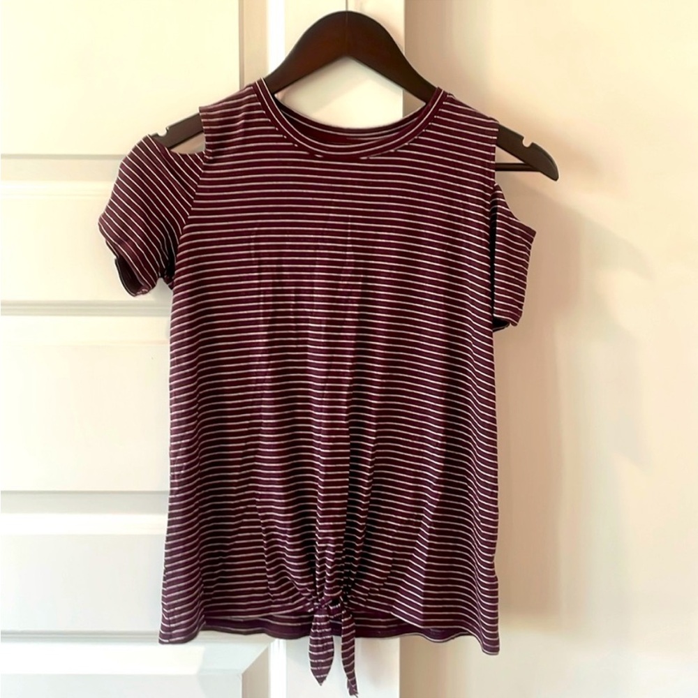 Girls knit peep-shoulder top, maroon with white stripes, size 12-14 EUC